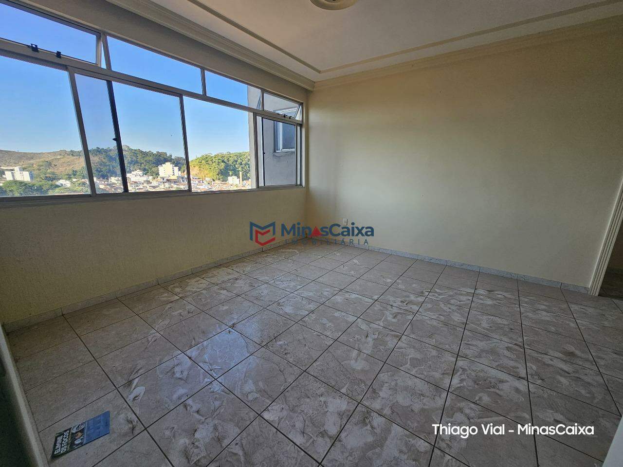 Apartamento à venda com 4 quartos, 210m² - Foto 2