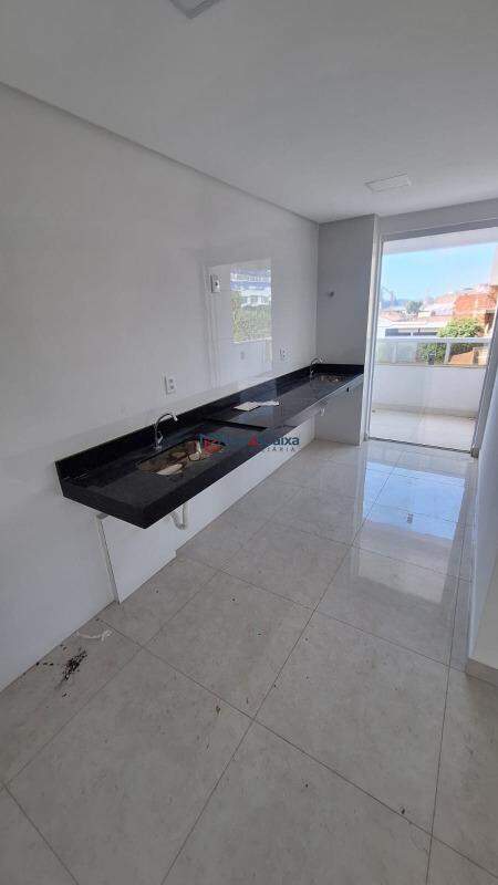 Apartamento à venda com 2 quartos, 66m² - Foto 8