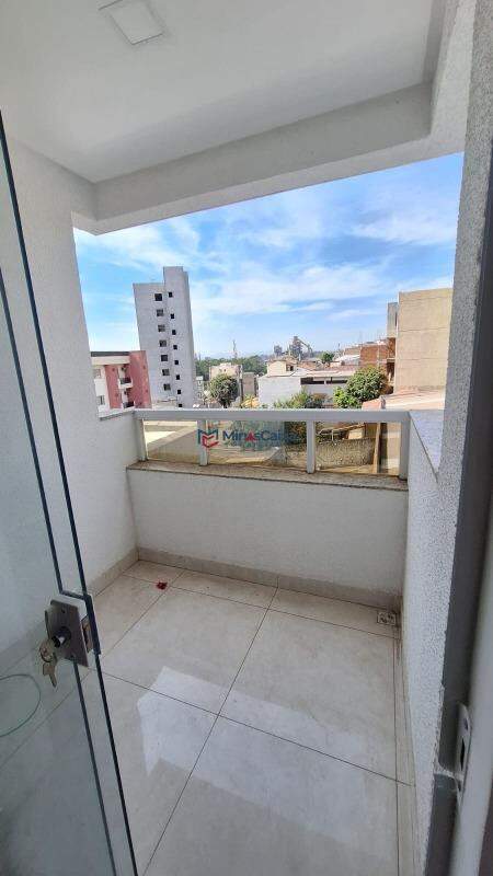 Apartamento à venda com 2 quartos, 66m² - Foto 10