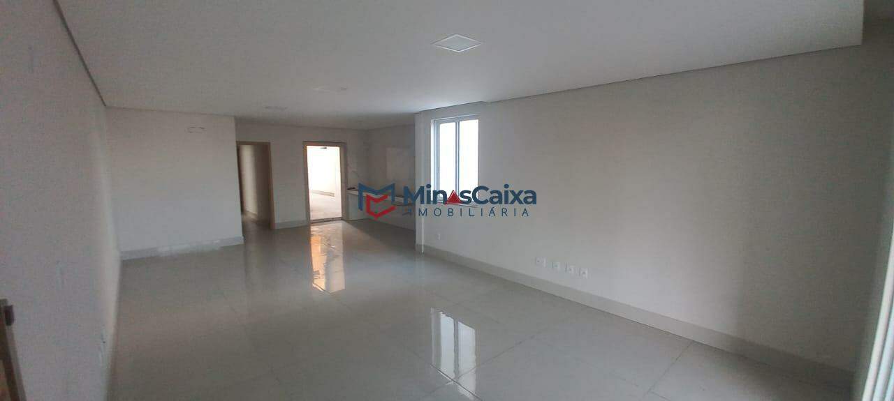 Apartamento à venda com 3 quartos, 212m² - Foto 1