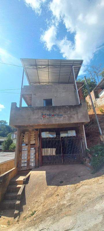 Casa à venda com 3 quartos, 300m² - Foto 2