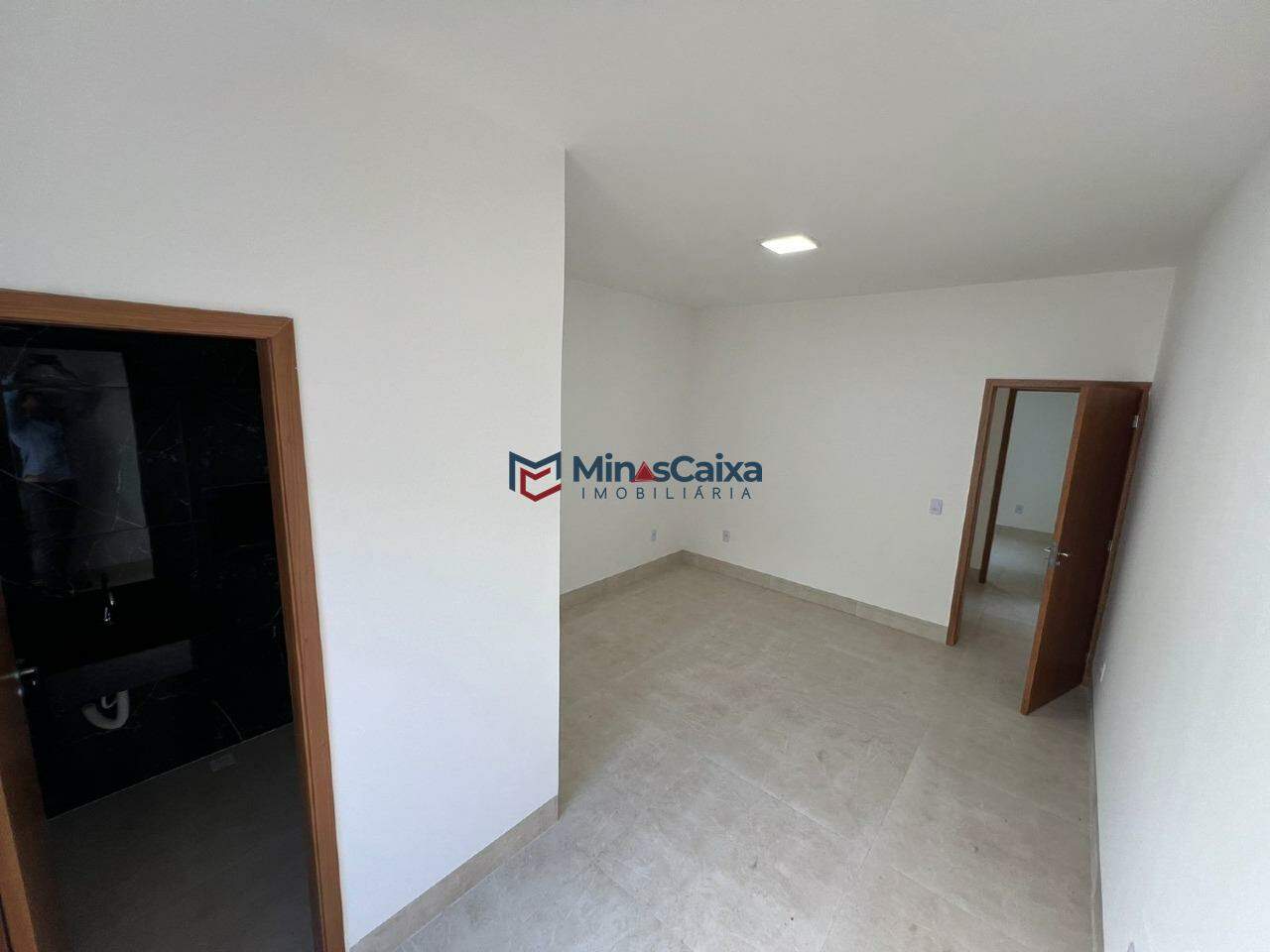 Casa à venda com 2 quartos, 80m² - Foto 9