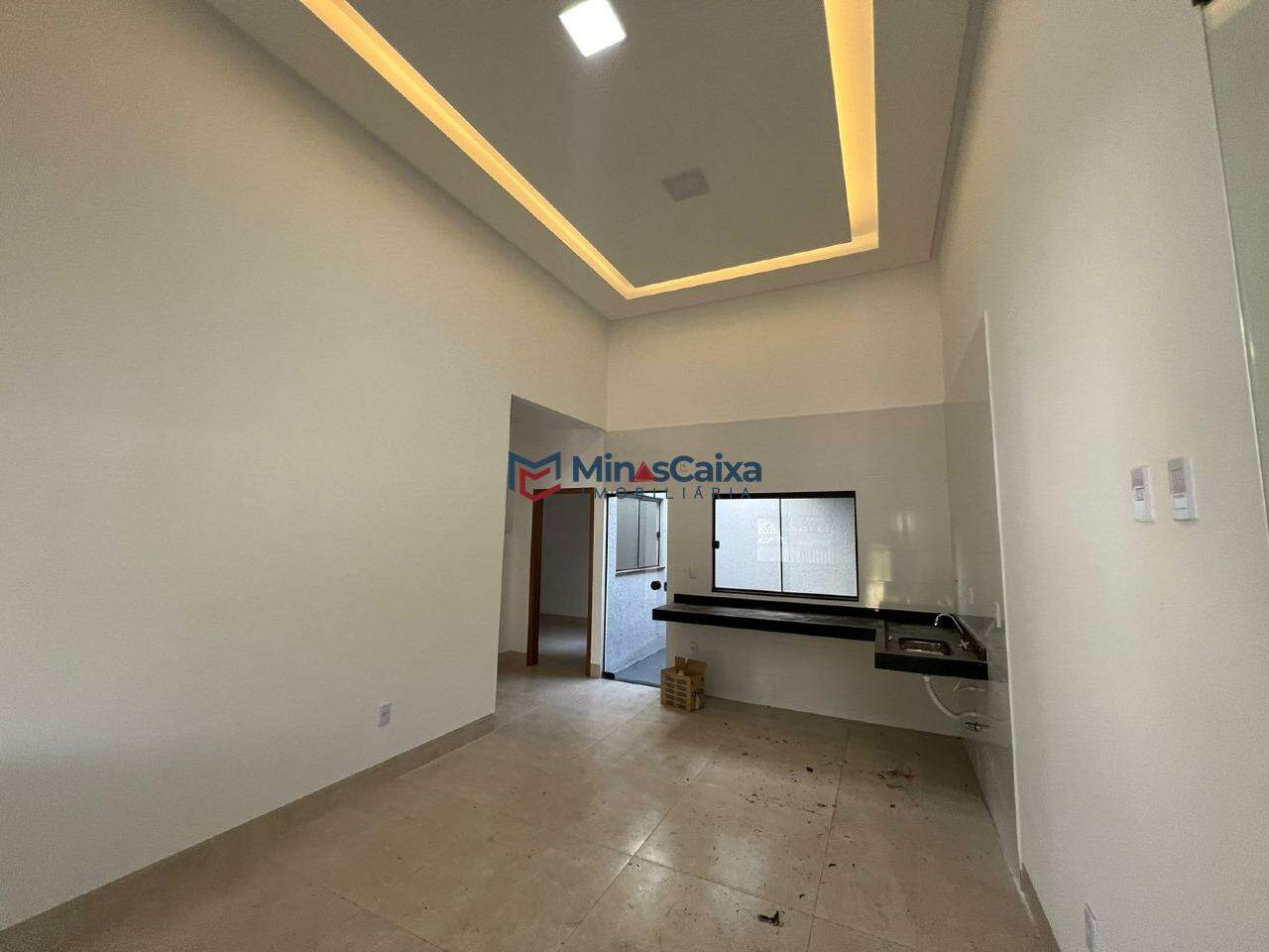 Casa à venda com 2 quartos, 80m² - Foto 1