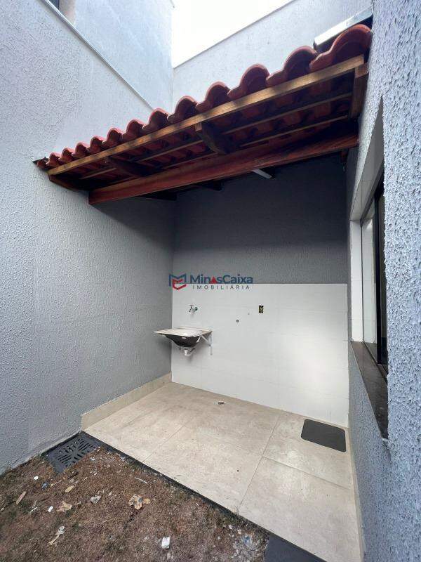 Casa à venda com 2 quartos, 80m² - Foto 13