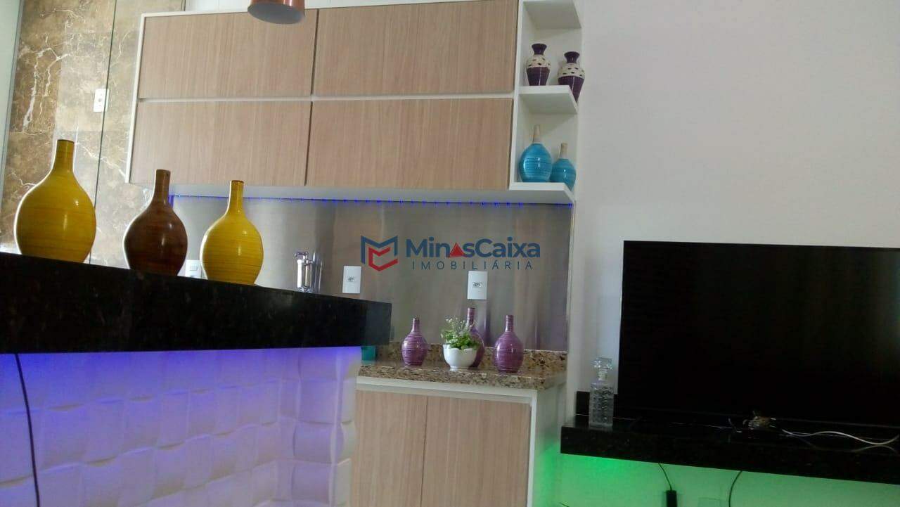 Apartamento à venda com 2 quartos, 80m² - Foto 2