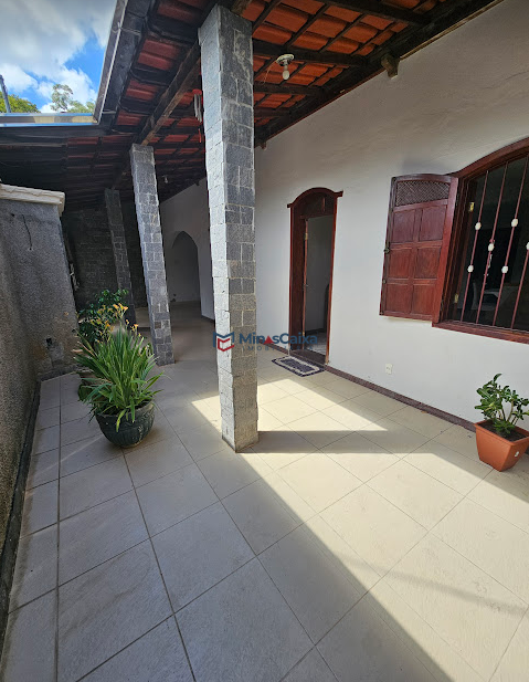 Casa à venda com 4 quartos, 194m² - Foto 2