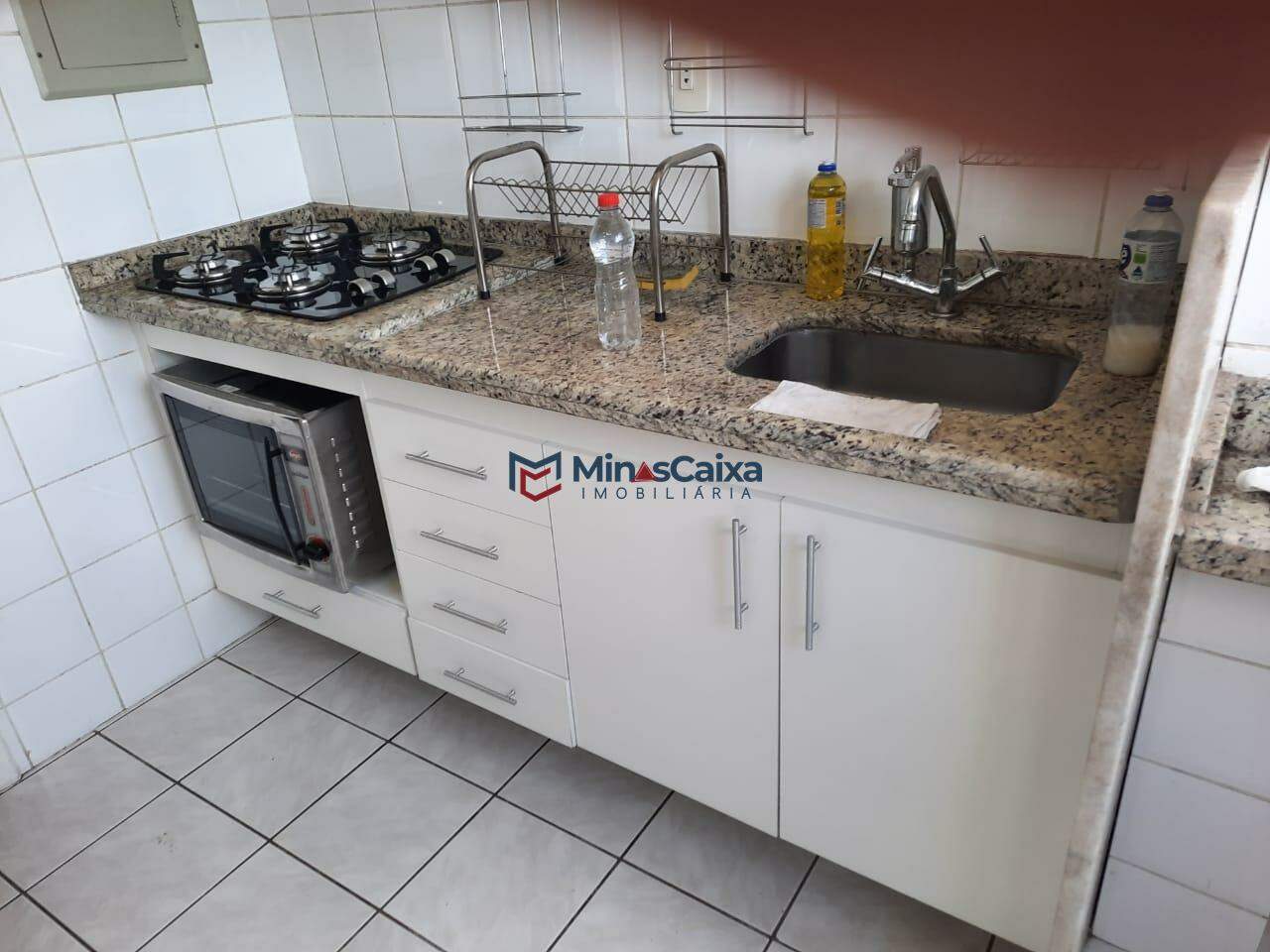 Apartamento à venda com 3 quartos, 81m² - Foto 1