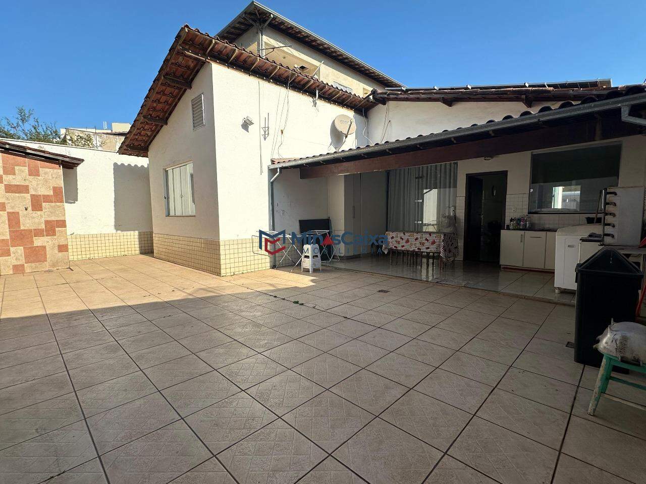 Casa à venda com 3 quartos, 300m² - Foto 18