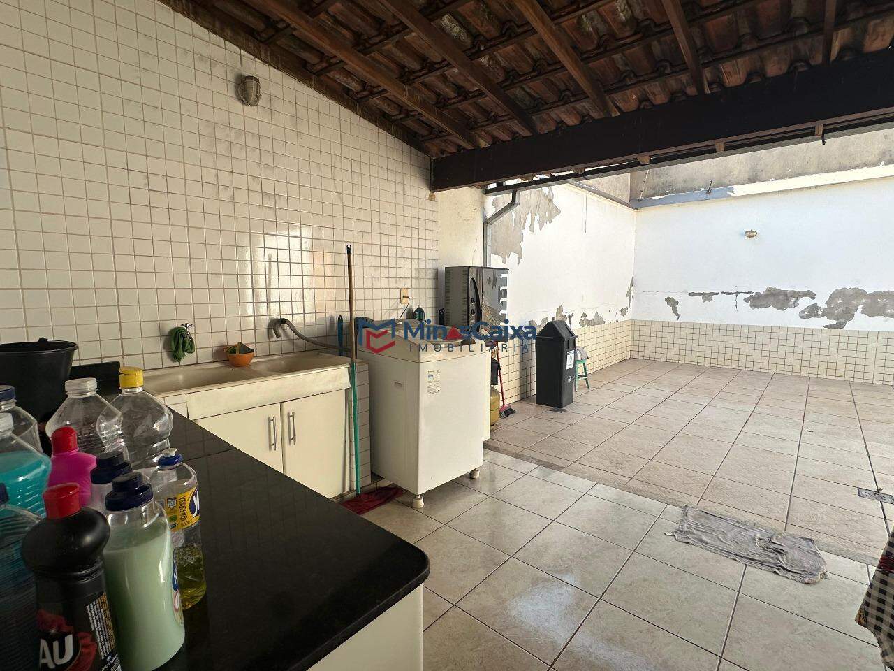 Casa à venda com 3 quartos, 300m² - Foto 16