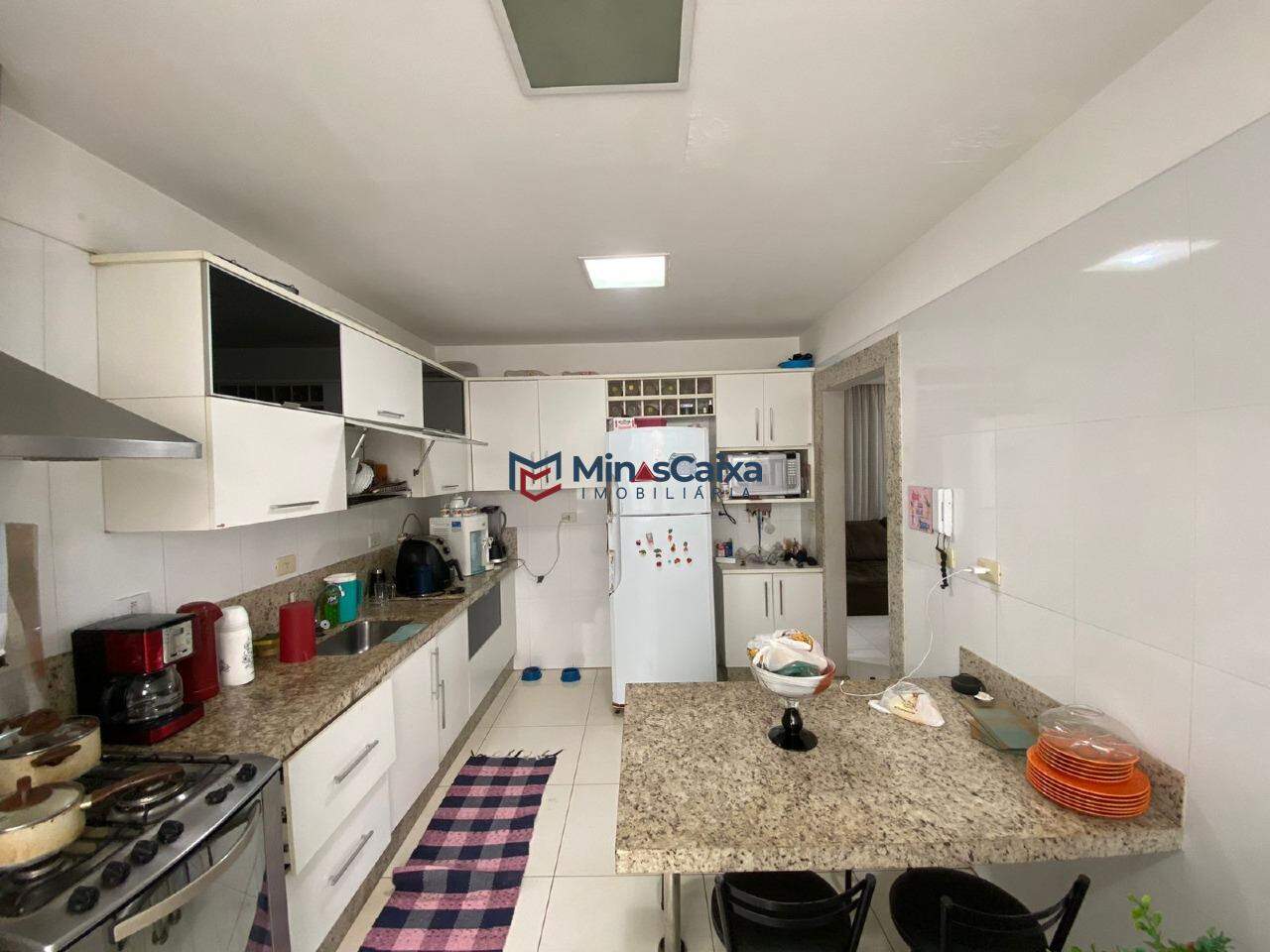 Apartamento à venda com 3 quartos, 126m² - Foto 2