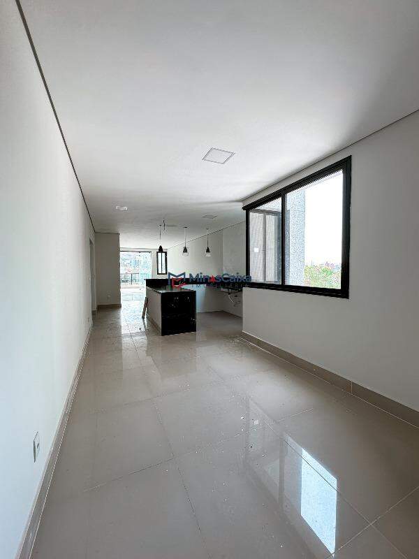 Apartamento à venda com 3 quartos, 142m² - Foto 2