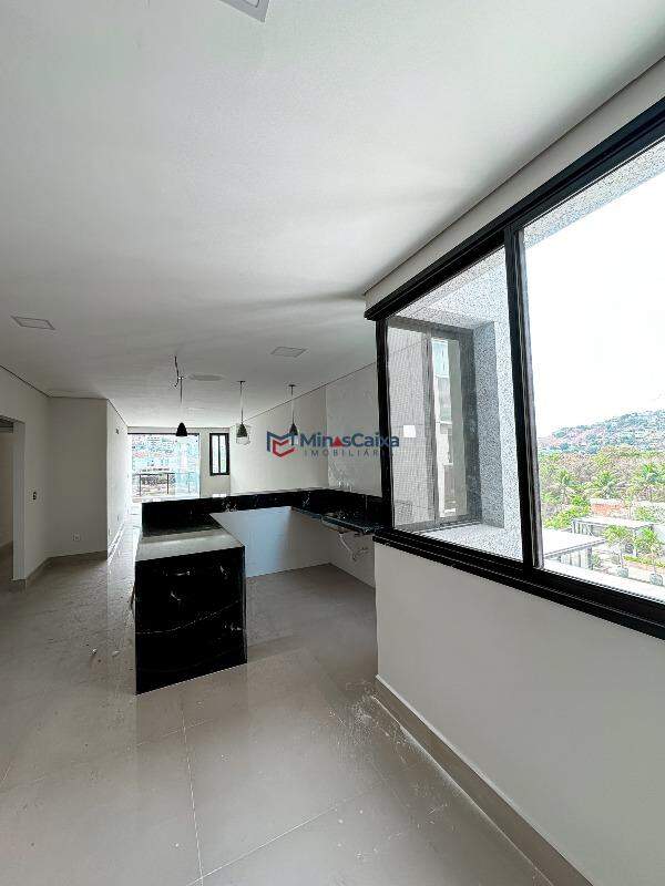 Apartamento à venda com 3 quartos, 142m² - Foto 1