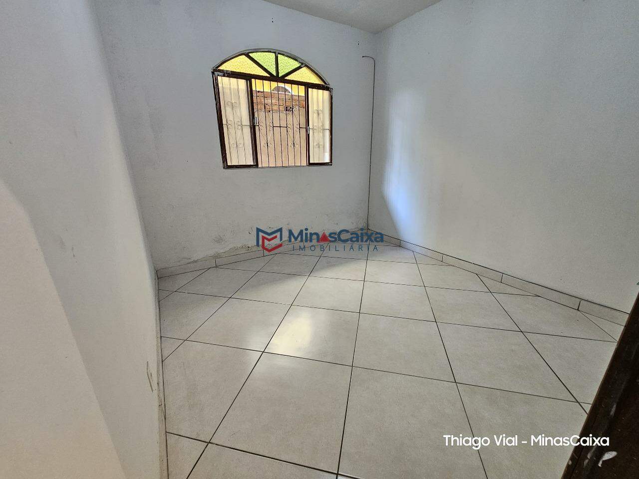 Casa à venda com 5 quartos, 150m² - Foto 3