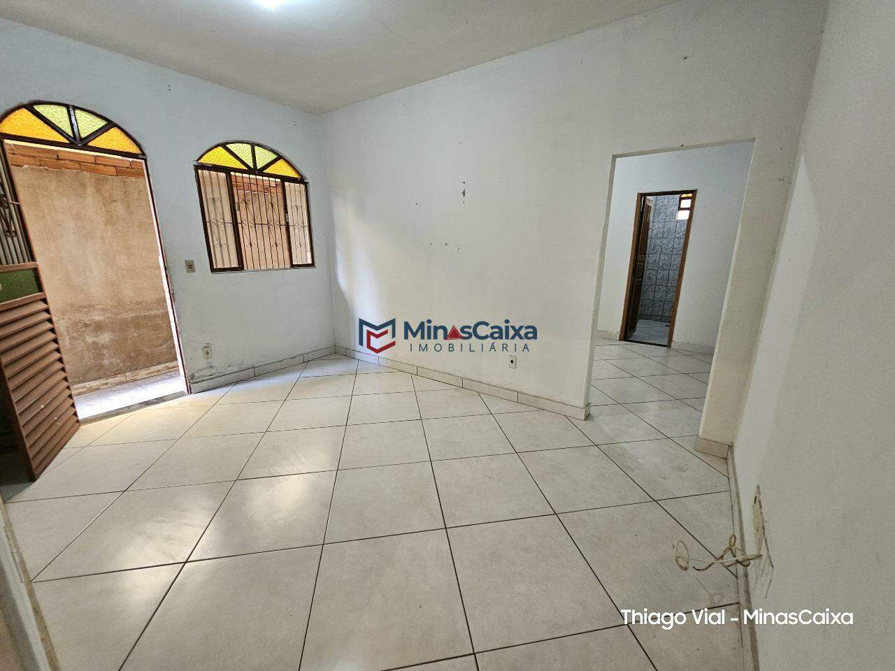 Casa à venda com 5 quartos, 150m² - Foto 1