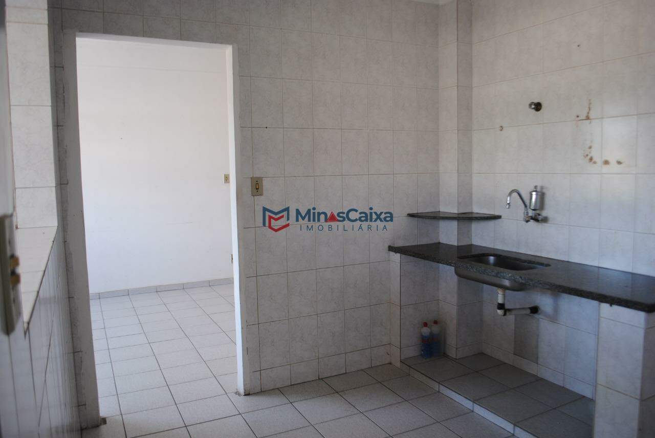 Apartamento à venda com 2 quartos, 100m² - Foto 4