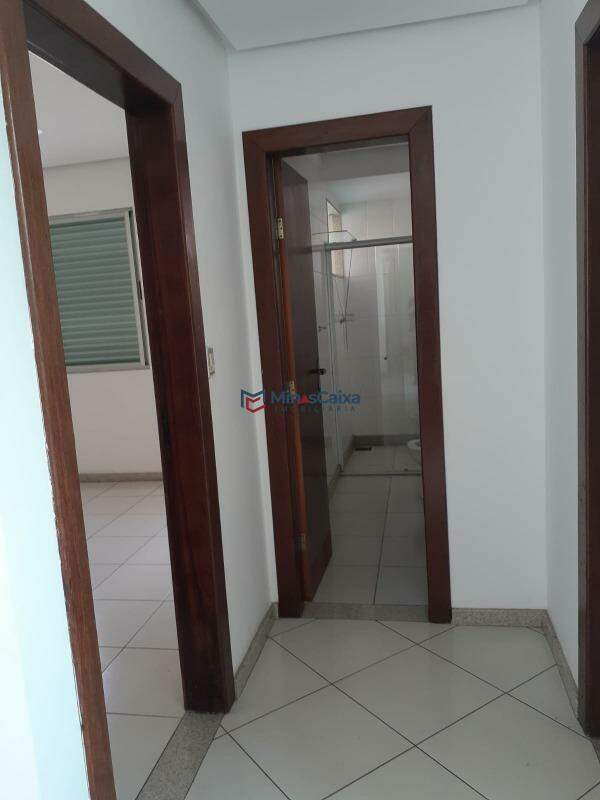 Casa à venda com 3 quartos, 324m² - Foto 11