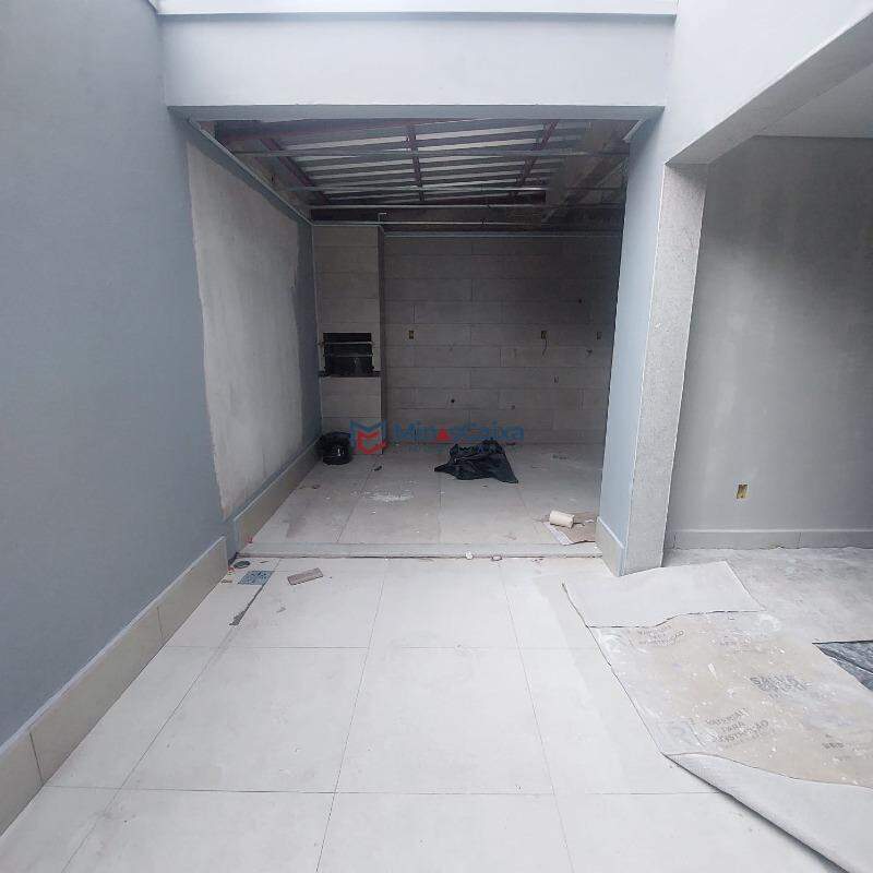 Casa à venda com 3 quartos, 150m² - Foto 14