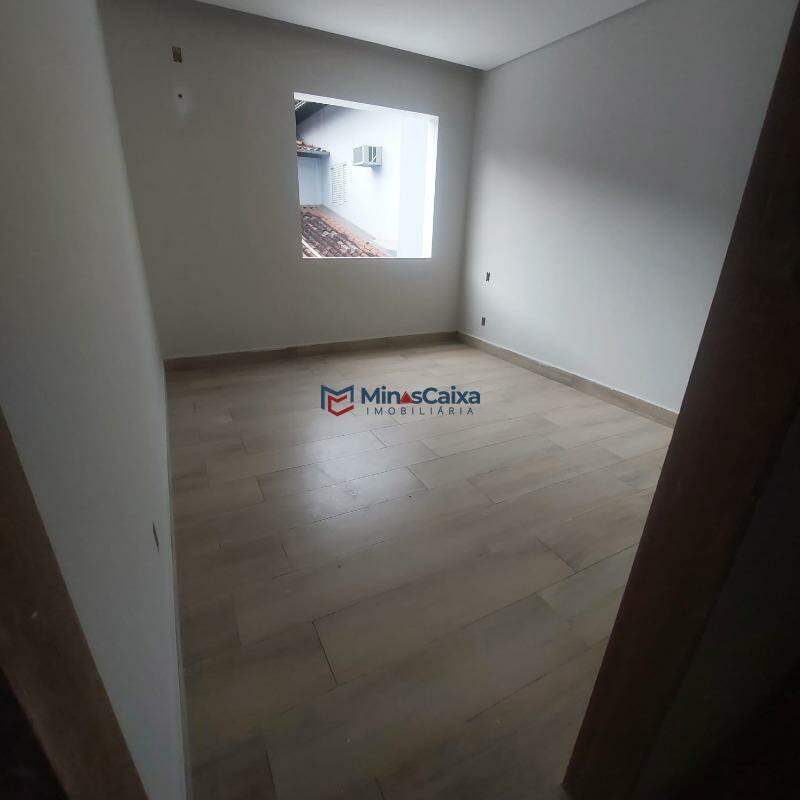 Casa à venda com 3 quartos, 150m² - Foto 7