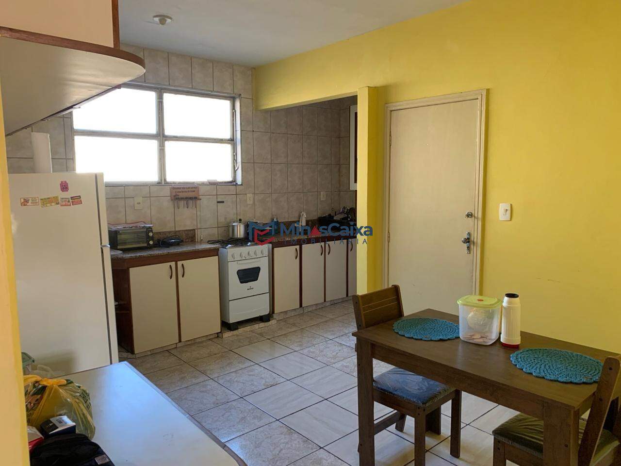 Apartamento à venda com 3 quartos, 90m² - Foto 3