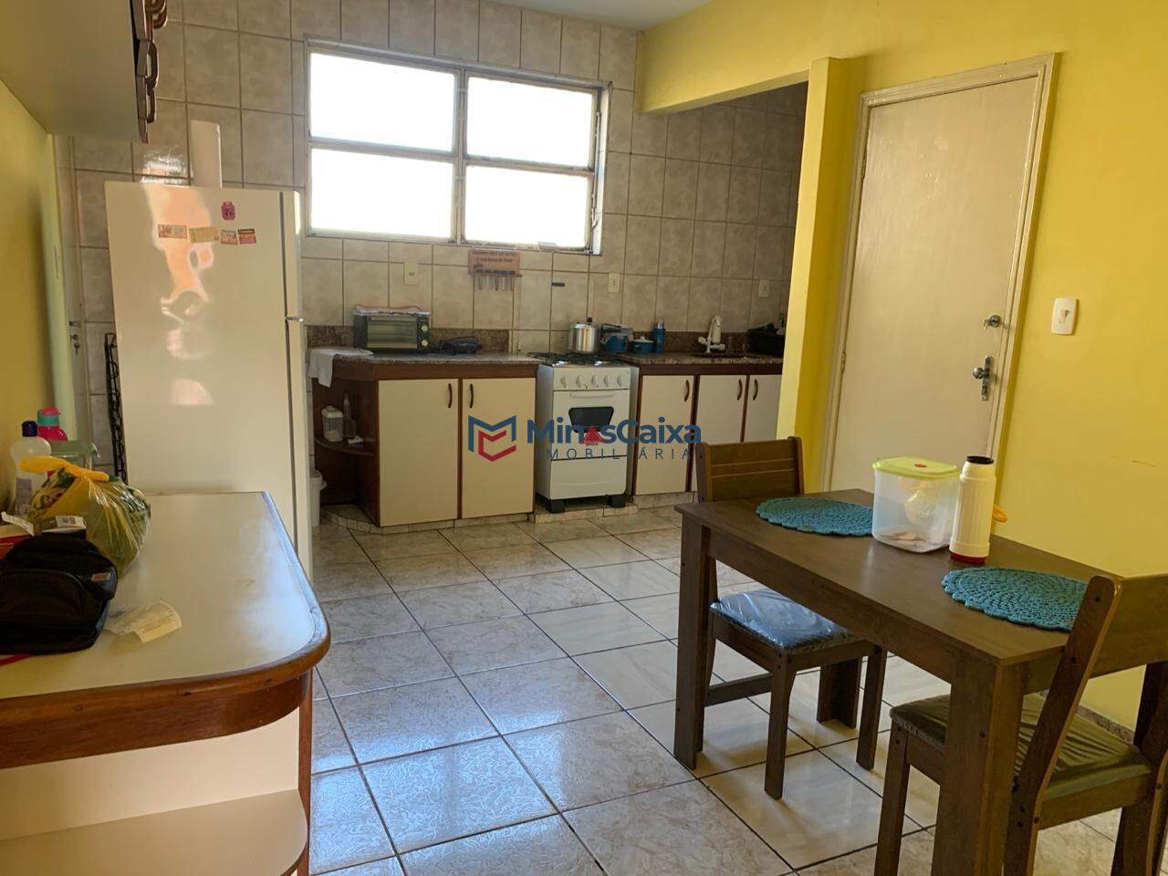 Apartamento à venda com 3 quartos, 90m² - Foto 2