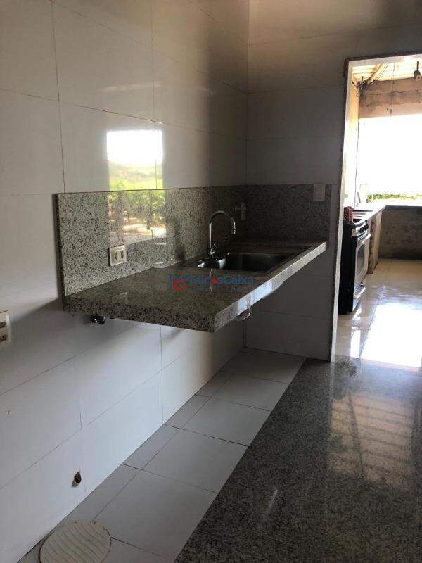 Casa à venda com 3 quartos, 300m² - Foto 18