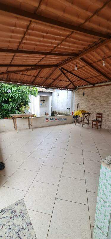 Casa à venda com 3 quartos, 184m² - Foto 22