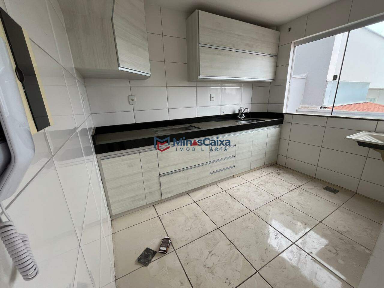 Apartamento à venda com 2 quartos, 90m² - Foto 2