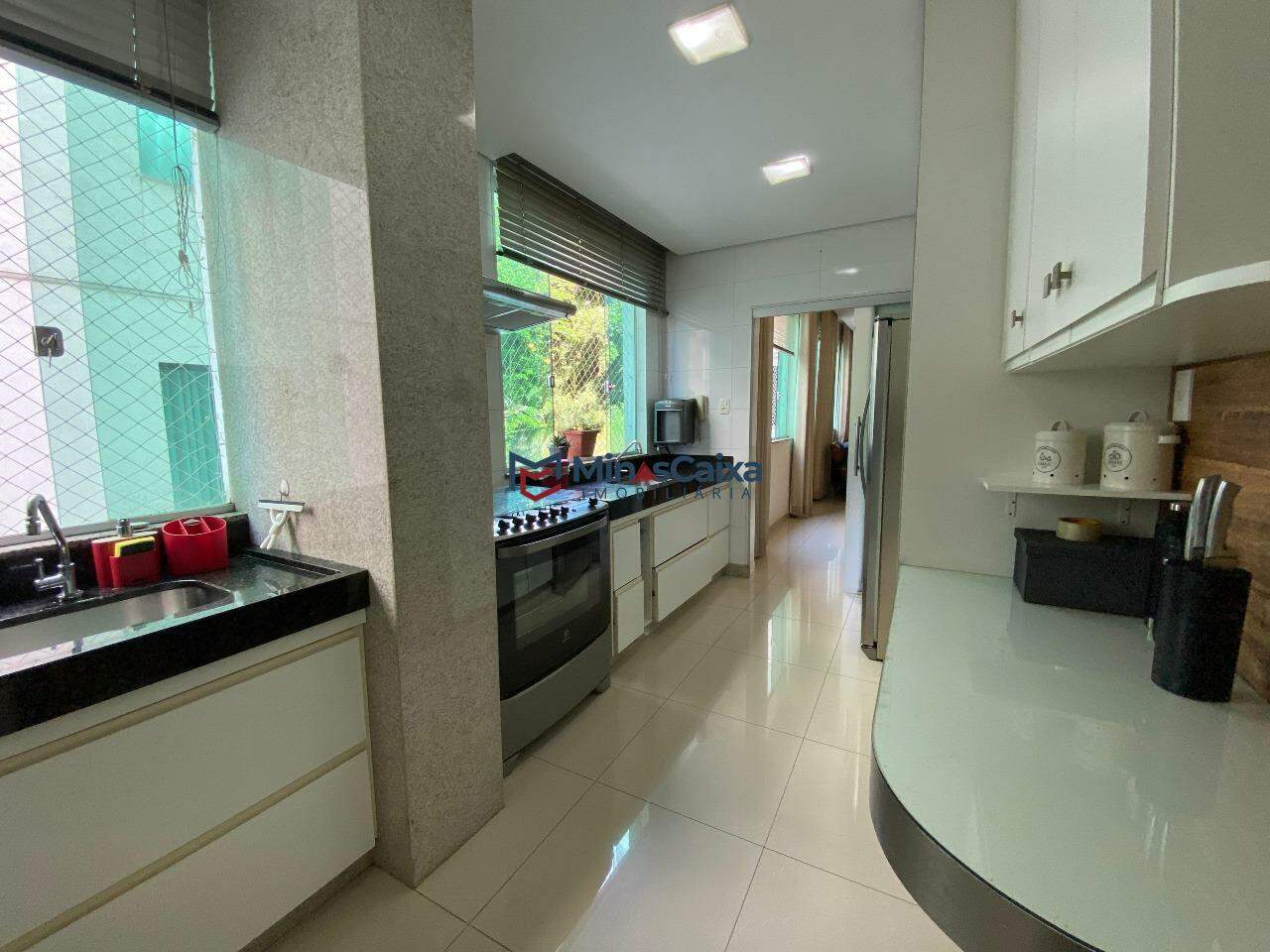 Apartamento à venda com 3 quartos, 175m² - Foto 7