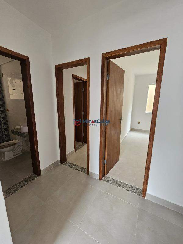 Apartamento à venda com 2 quartos, 68m² - Foto 3