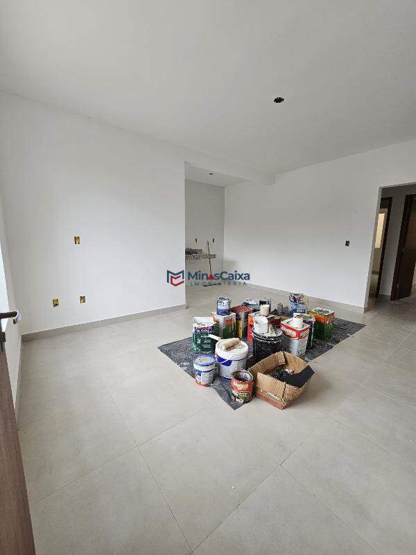 Apartamento à venda com 2 quartos, 68m² - Foto 2