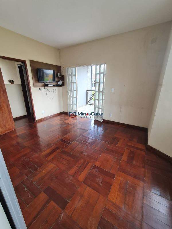 Casa para alugar com 5 quartos, 265m² - Foto 4