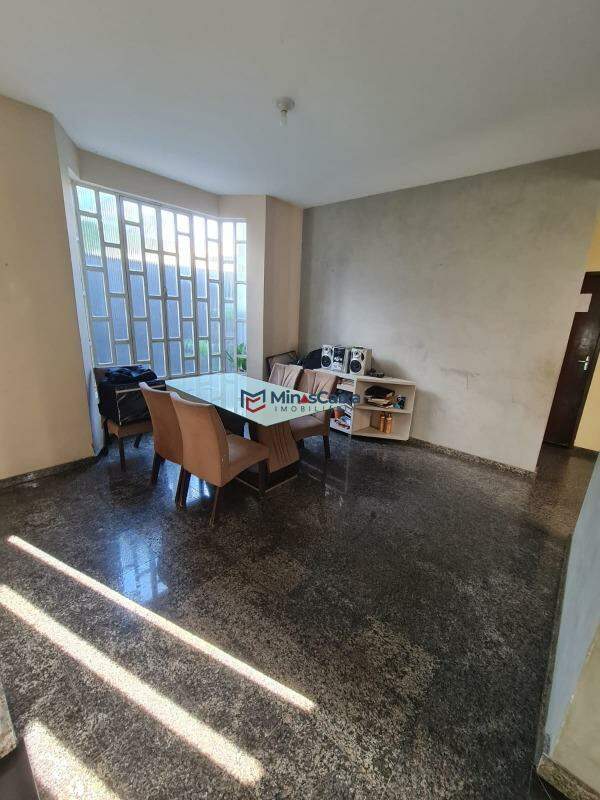 Casa para alugar com 5 quartos, 265m² - Foto 25