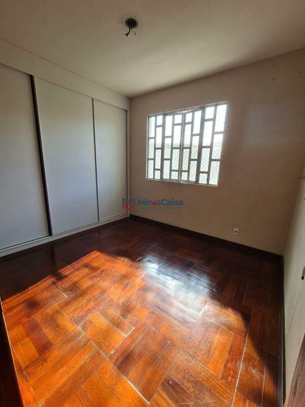 Casa para alugar com 5 quartos, 265m² - Foto 17