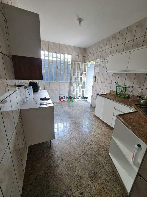 Casa para alugar com 5 quartos, 265m² - Foto 21