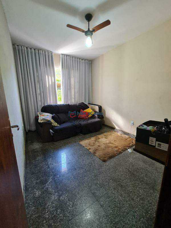 Casa para alugar com 5 quartos, 265m² - Foto 24