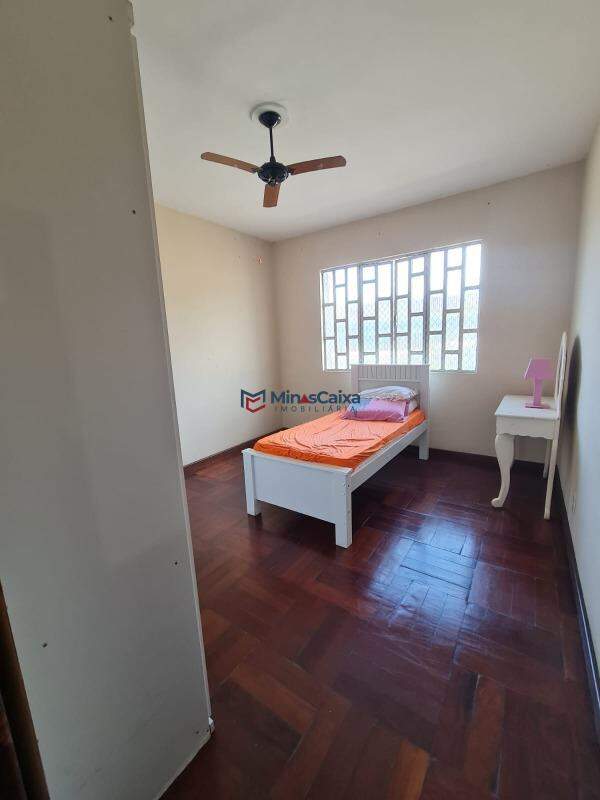 Casa para alugar com 5 quartos, 265m² - Foto 15