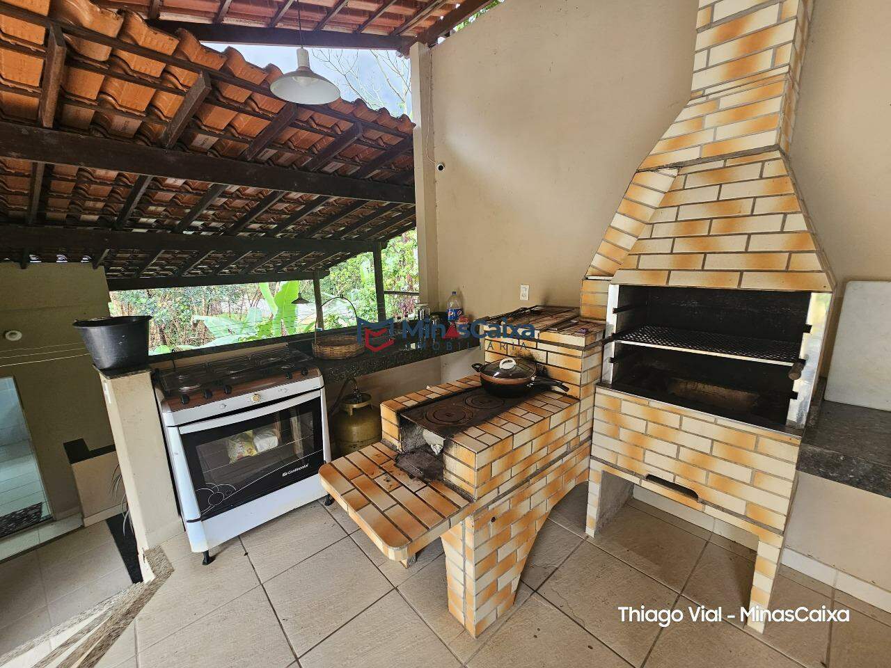 Chácara à venda com 4 quartos, 300m² - Foto 8