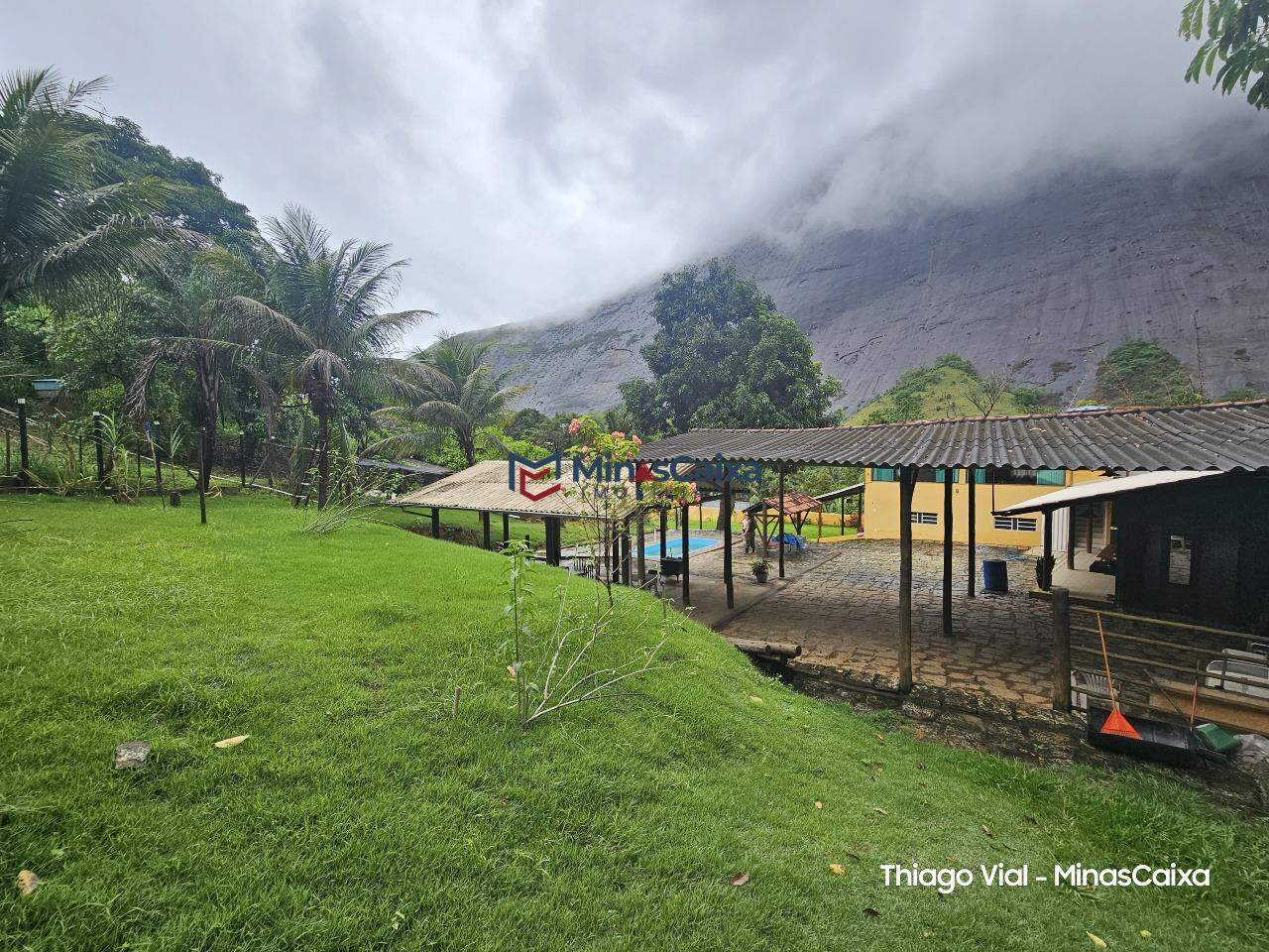 Chácara à venda com 4 quartos, 300m² - Foto 3