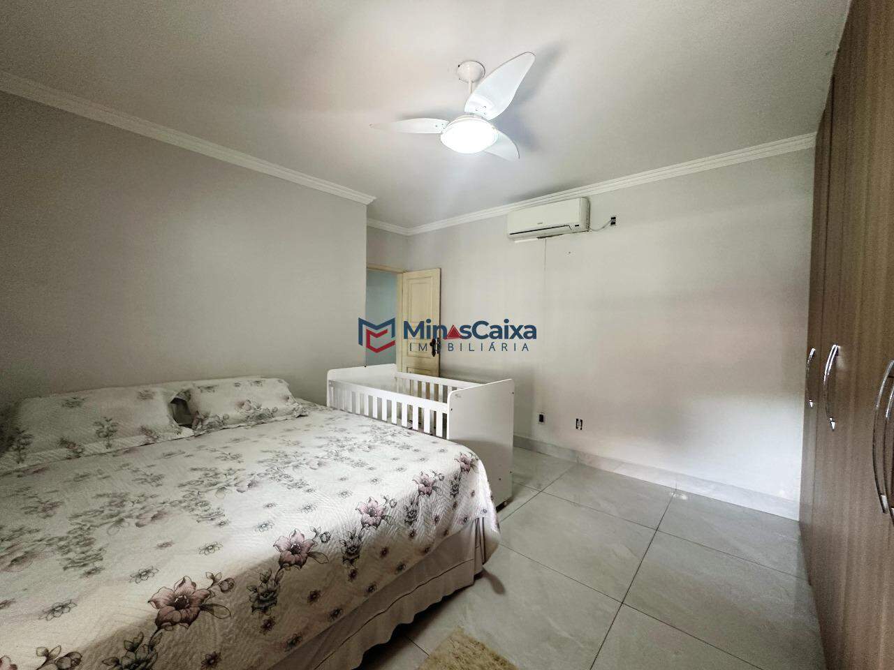 Casa à venda com 3 quartos, 298m² - Foto 6