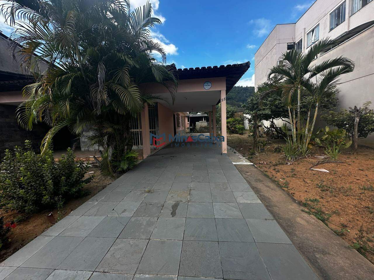 Casa à venda com 4 quartos, 197m² - Foto 2