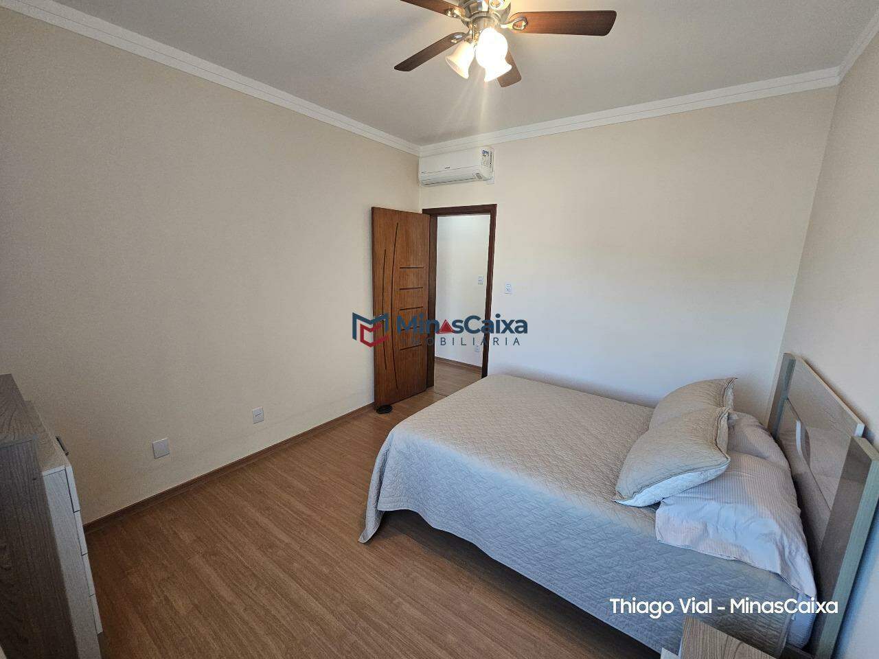 Casa à venda com 4 quartos, 294m² - Foto 16