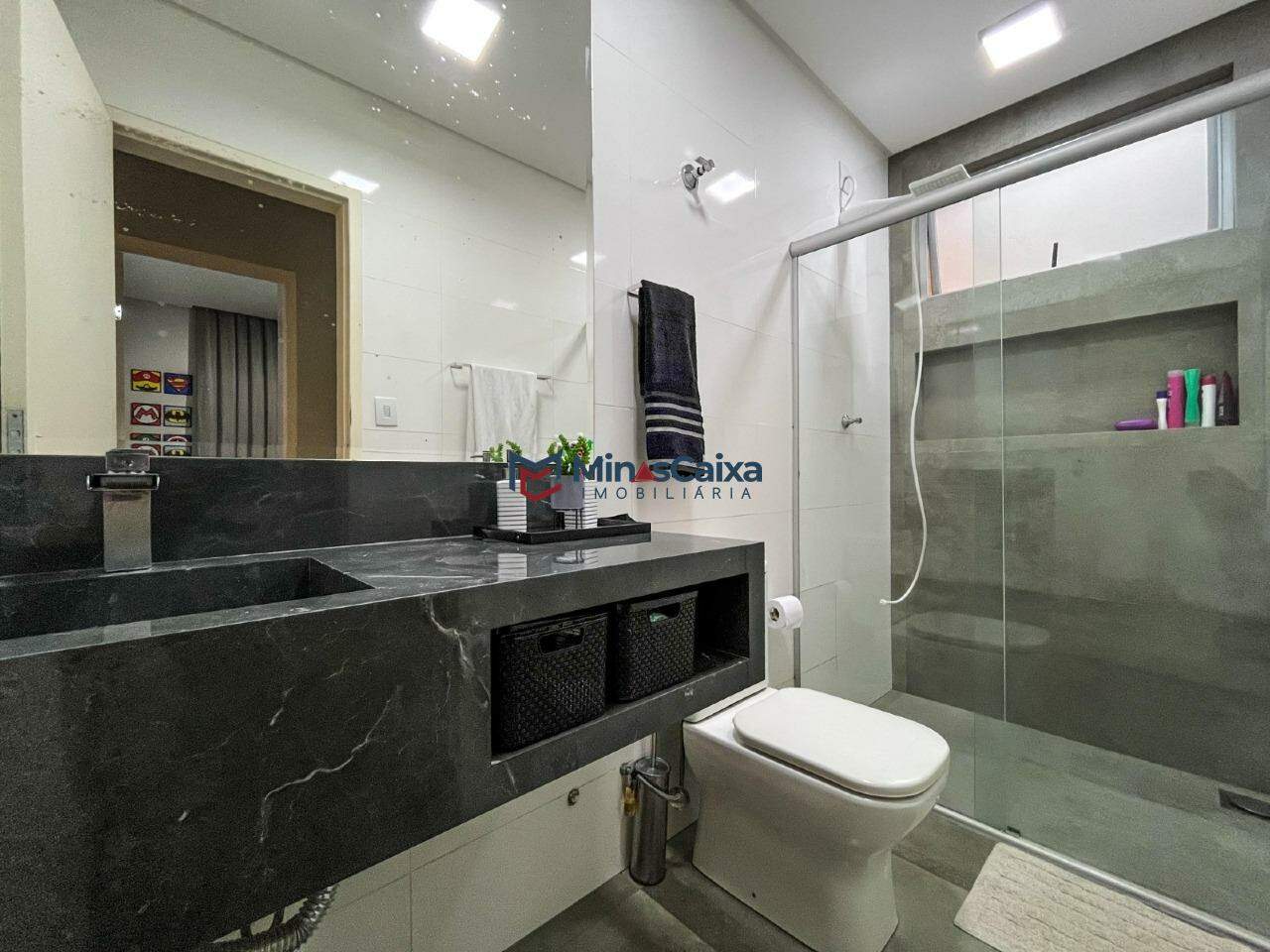 Casa à venda com 3 quartos, 200m² - Foto 11