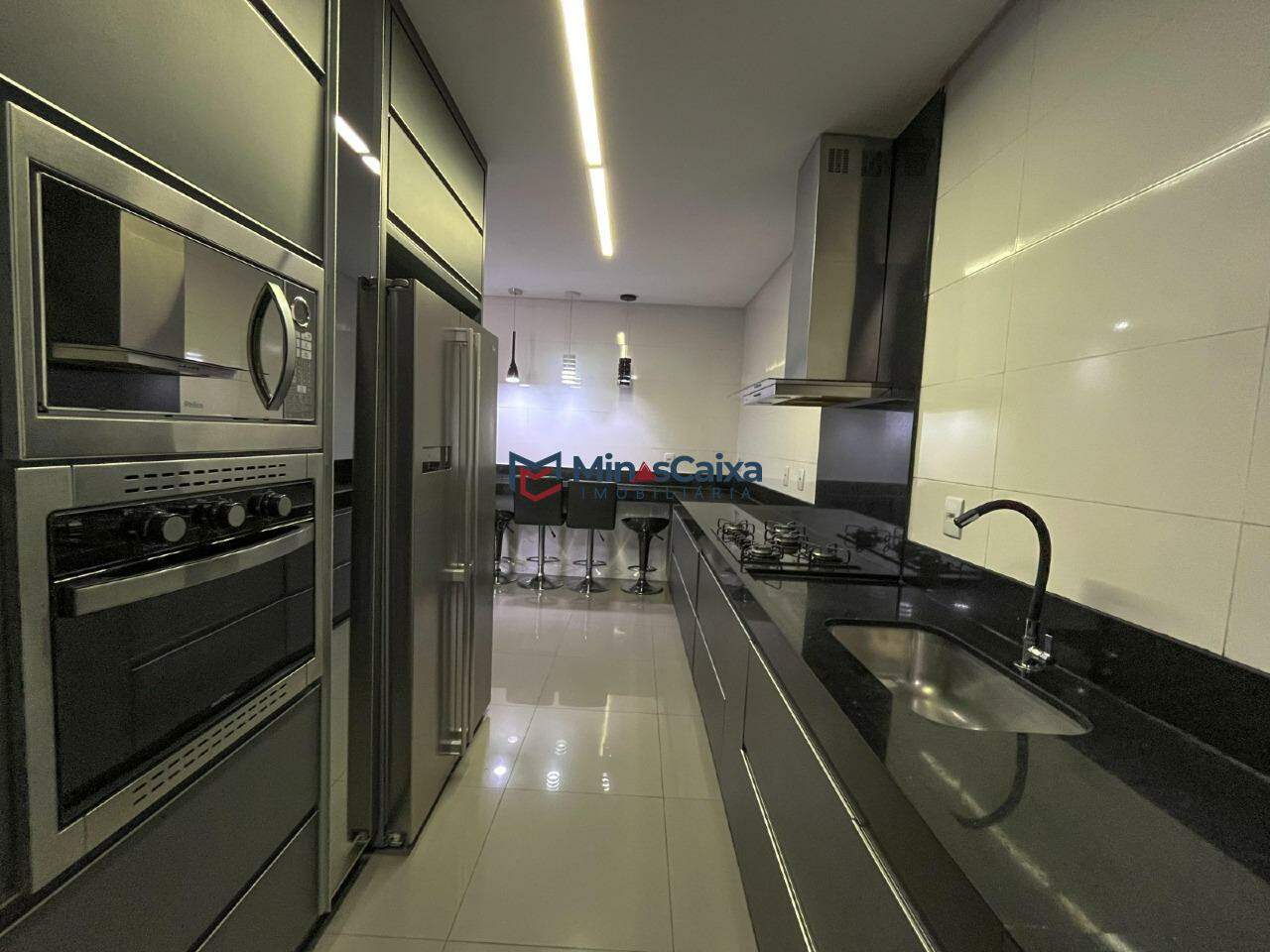 Casa à venda com 3 quartos, 200m² - Foto 6