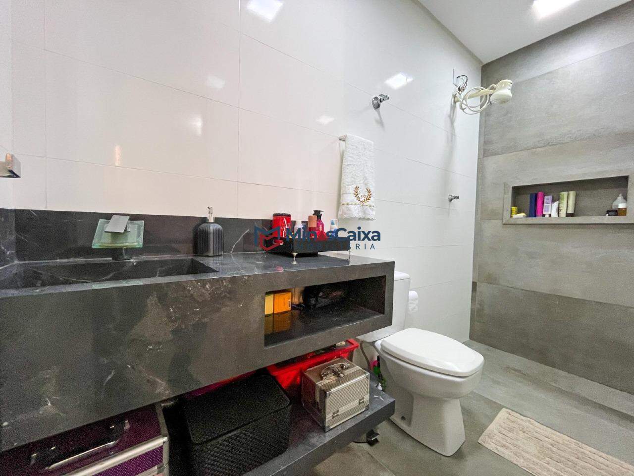 Casa à venda com 3 quartos, 200m² - Foto 16