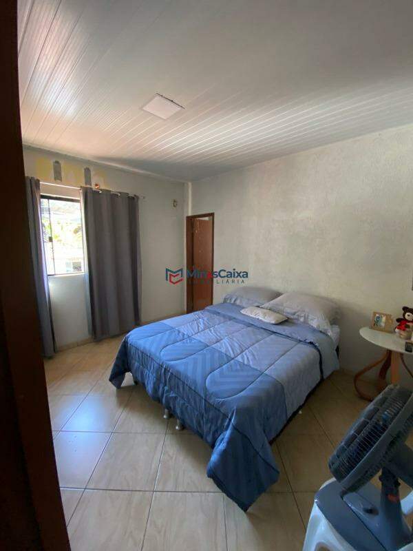 Casa à venda com 5 quartos, 150m² - Foto 4