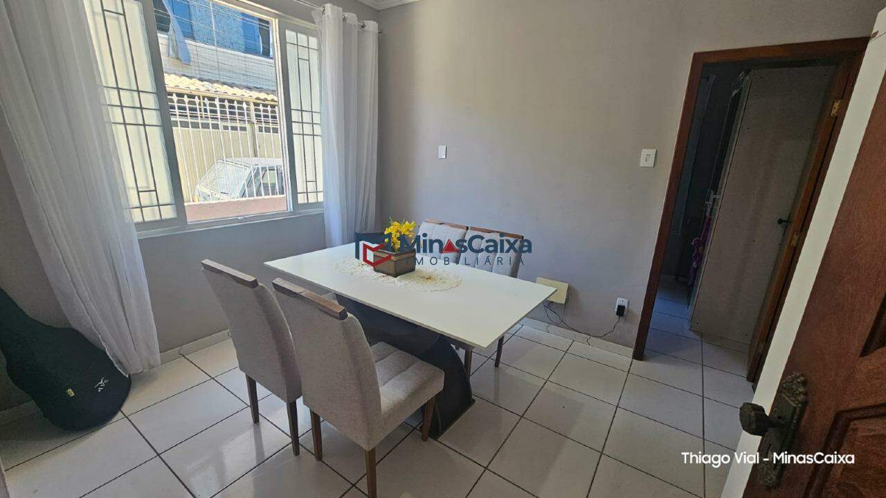 Casa à venda com 3 quartos, 188m² - Foto 2