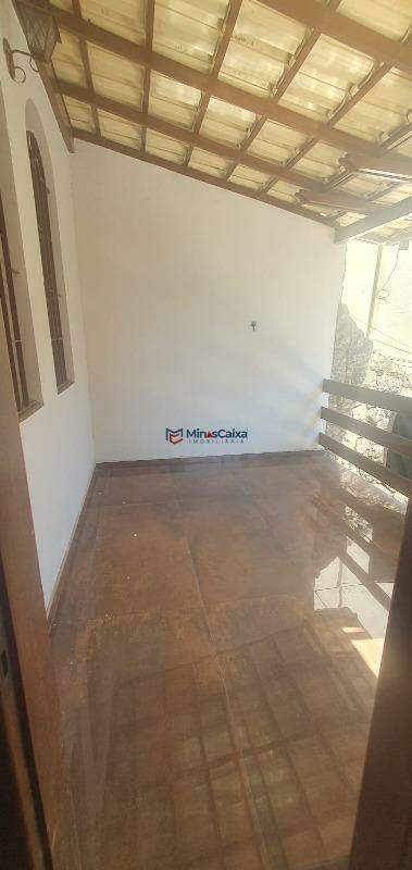 Casa à venda com 3 quartos, 200m² - Foto 18