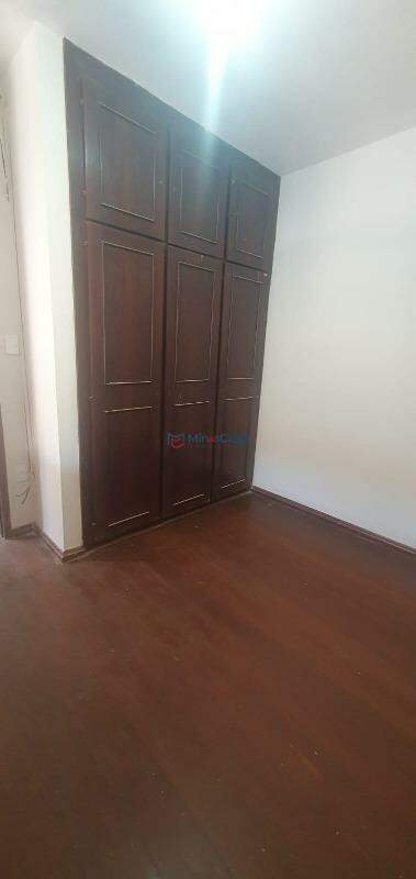 Casa à venda com 3 quartos, 200m² - Foto 11