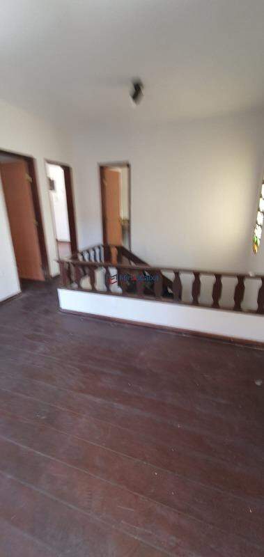 Casa à venda com 3 quartos, 200m² - Foto 8