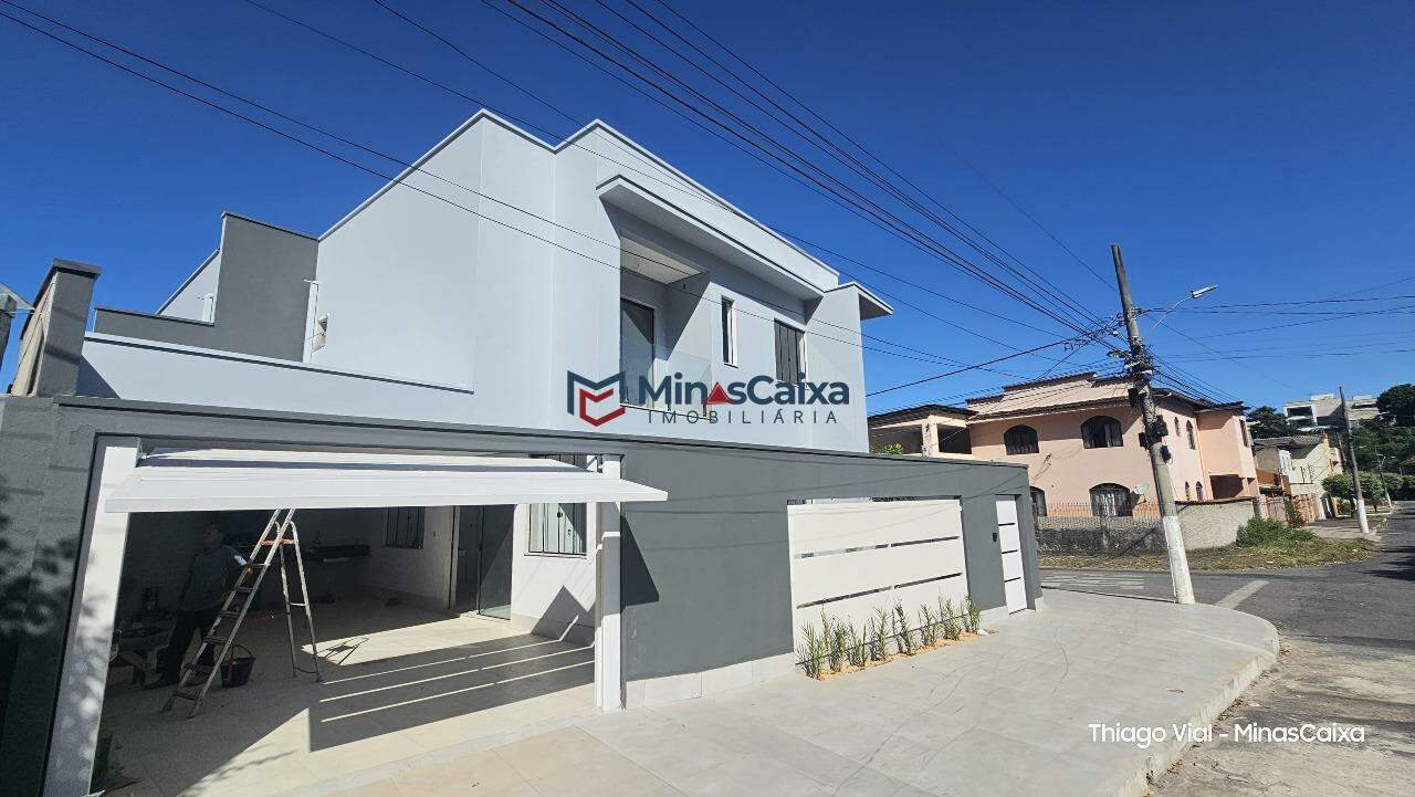 Casa à venda com 3 quartos, 160m² - Foto 1